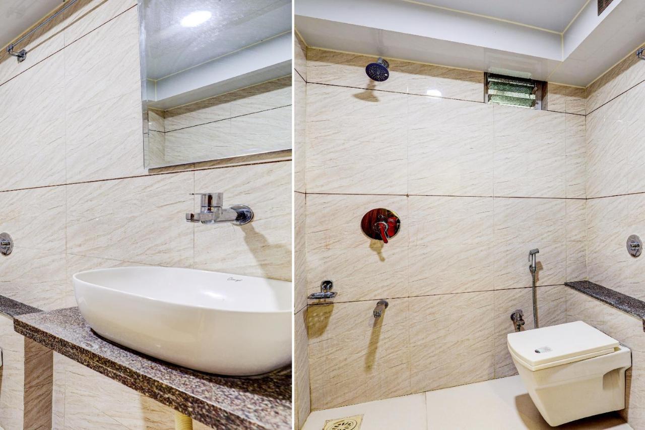 Oyo 77491 Hotel Shreenath Valsad Bagian luar foto